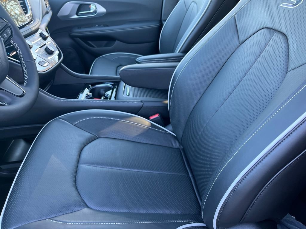 New 2026 Chrysler Pacifica Limited w/ S Appearance Package image 22
