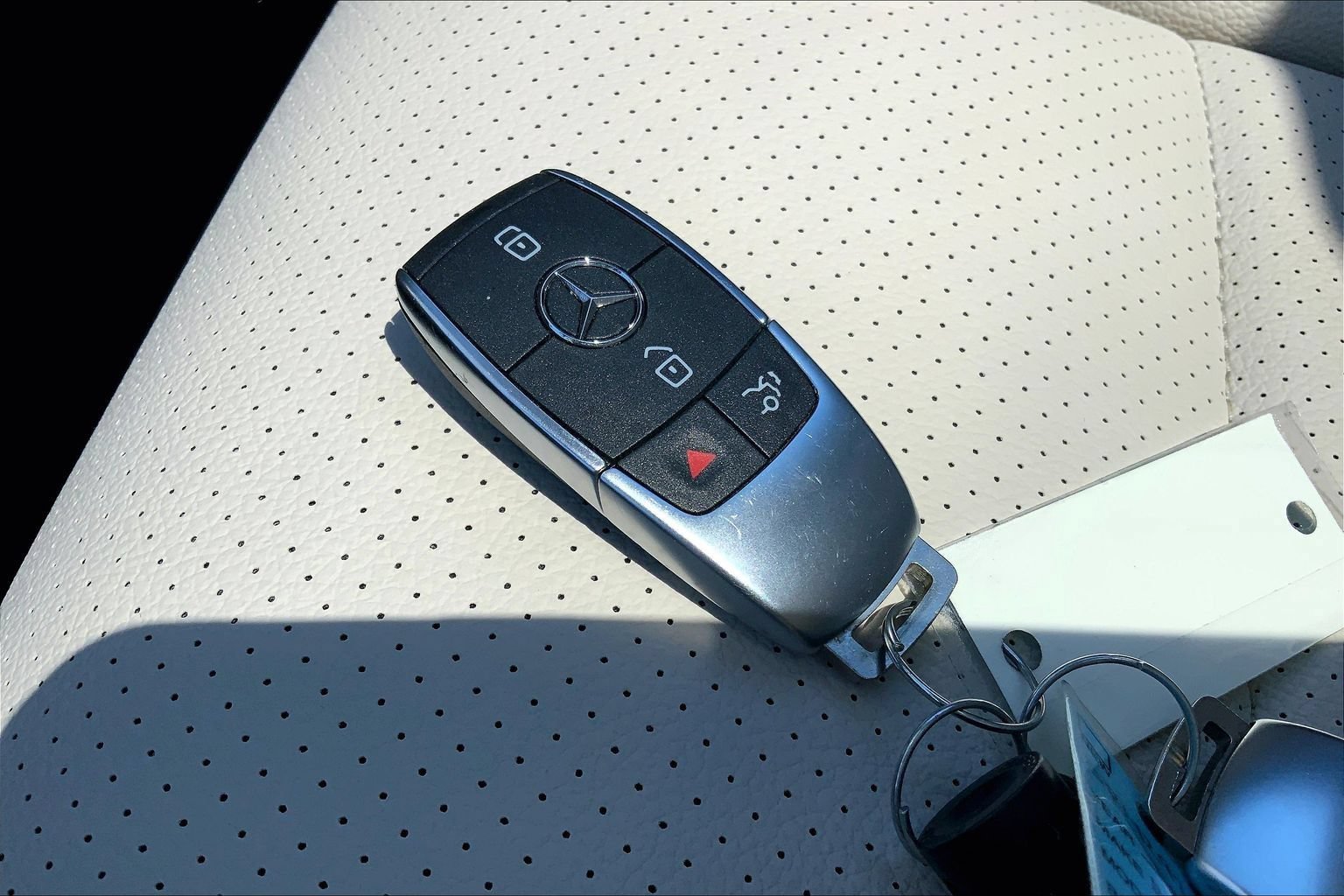 Used 2025 Mercedes-Benz GLS 450 4MATIC image 13