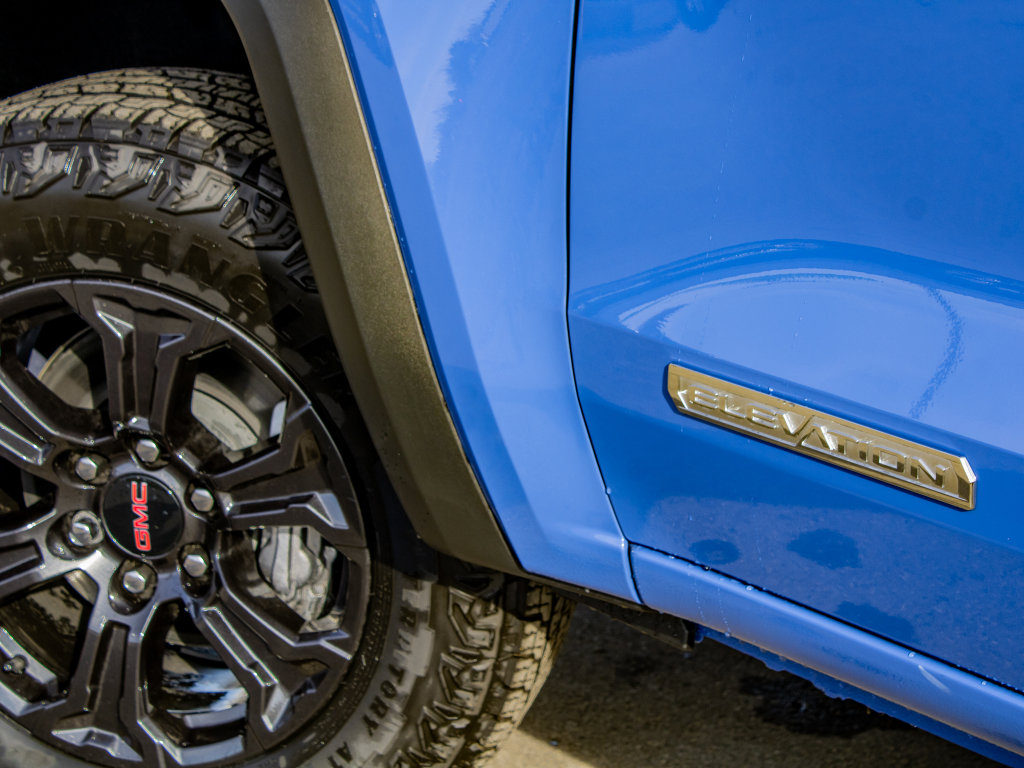 New 2025 GMC Canyon Elevation w/ Convenience Package image 9