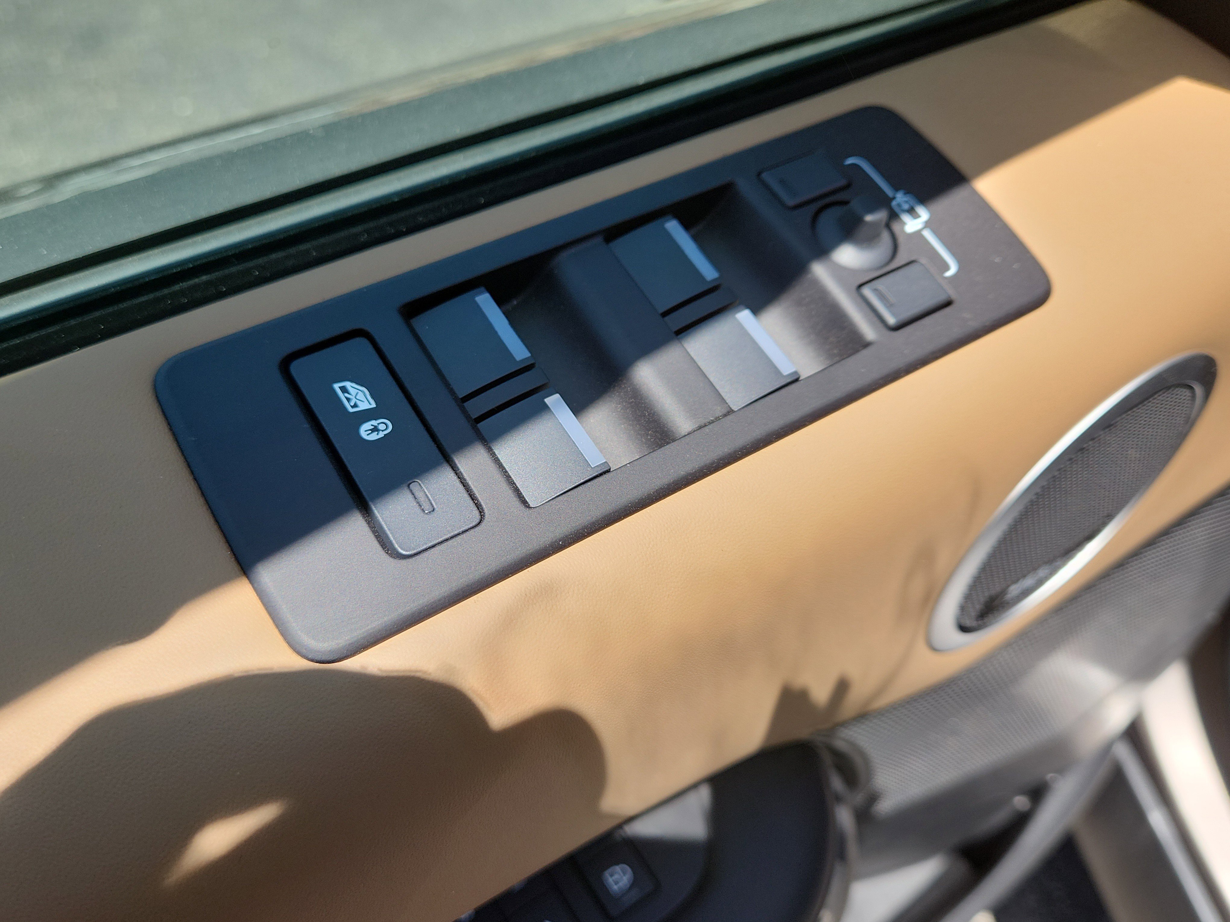 New 2025 Land Rover Discovery Metropolitan Edition image 9