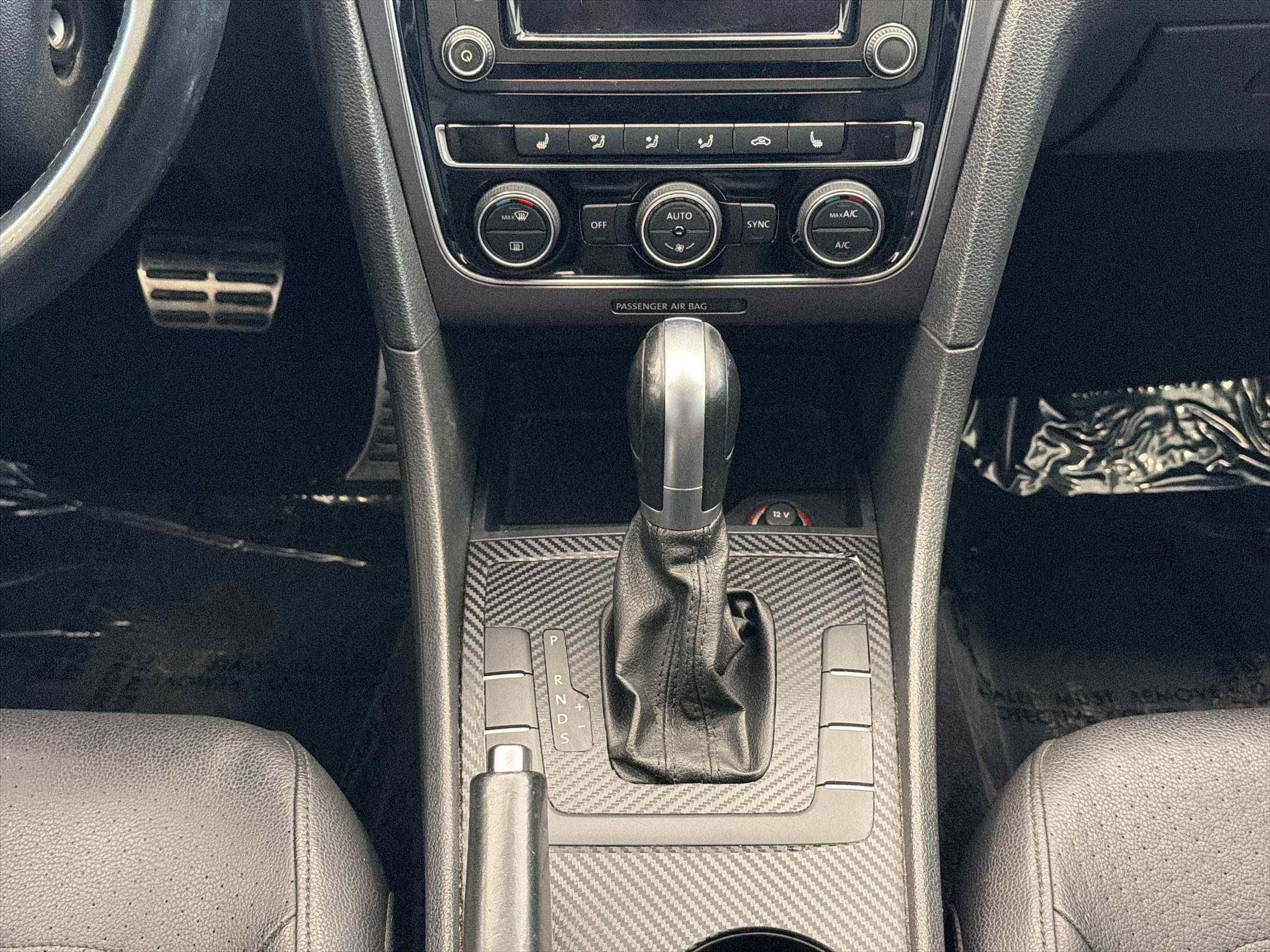 Used 2018 Volkswagen Passat 2.0T R-Line image 18