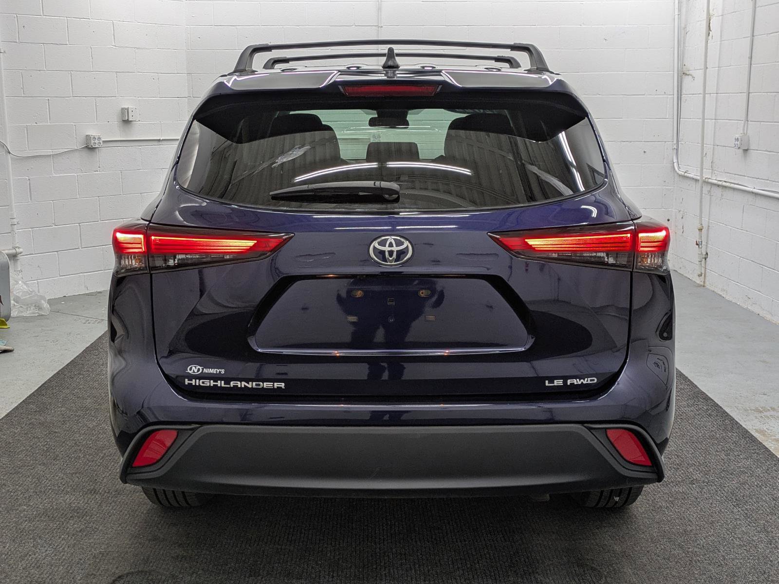 Used 2022 Toyota Highlander LE image 35