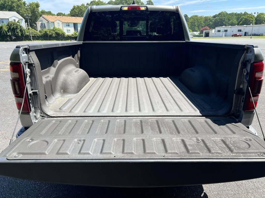 Used 2019 RAM 1500 Laramie AWD/4WD image 9