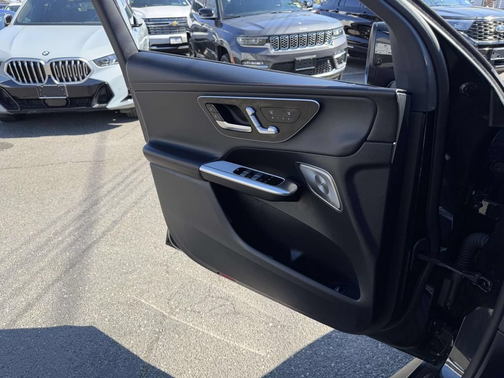 Used 2025 Mercedes-Benz GLC 43 AMG 4MATIC image 23