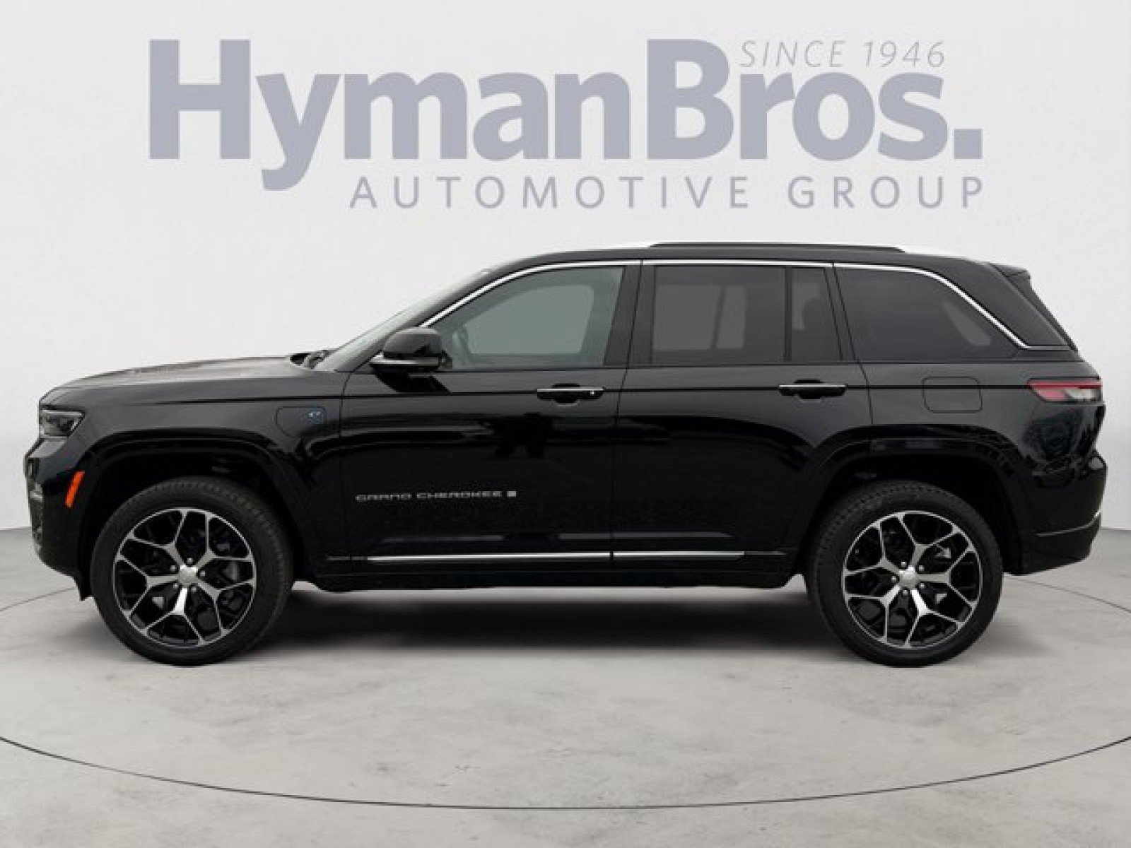 Used 2022 Jeep Grand Cherokee Summit AWD/4WD image 6