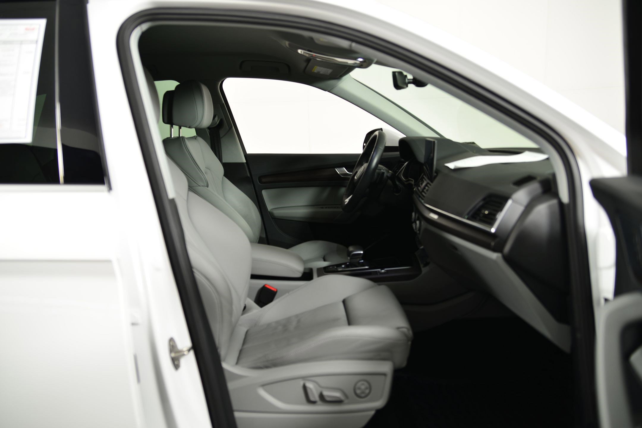 Certified 2022 Audi Q5 e Premium w/ Convenience Package image 19