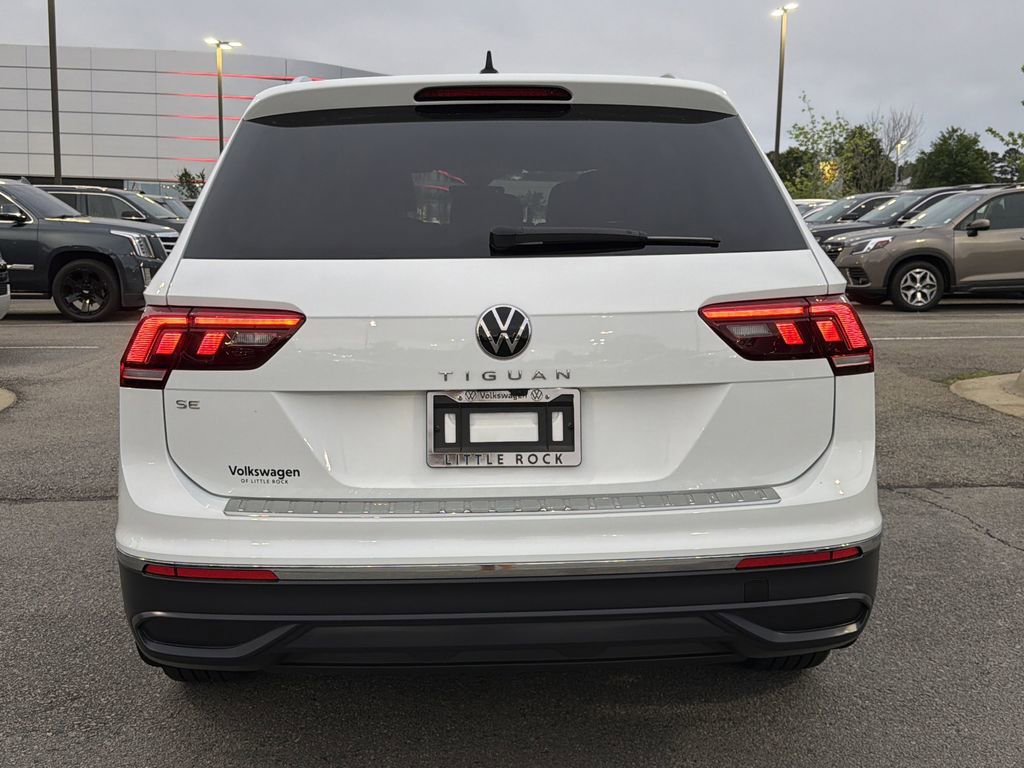 Used 2024 Volkswagen Tiguan SE FWD image 4