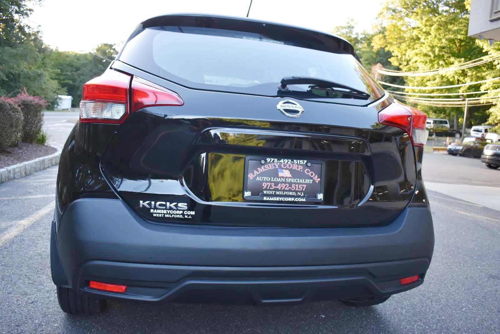 Used 2018 Nissan Kicks S FWD image 48