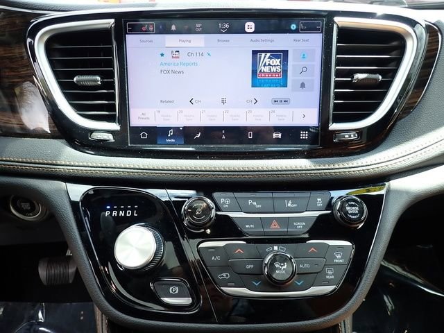 Used 2023 Chrysler Pacifica Pinnacle image 25
