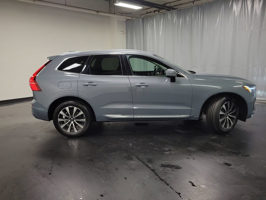 Used 2023 Volvo XC60 B5 Plus AWD/4WD image 9
