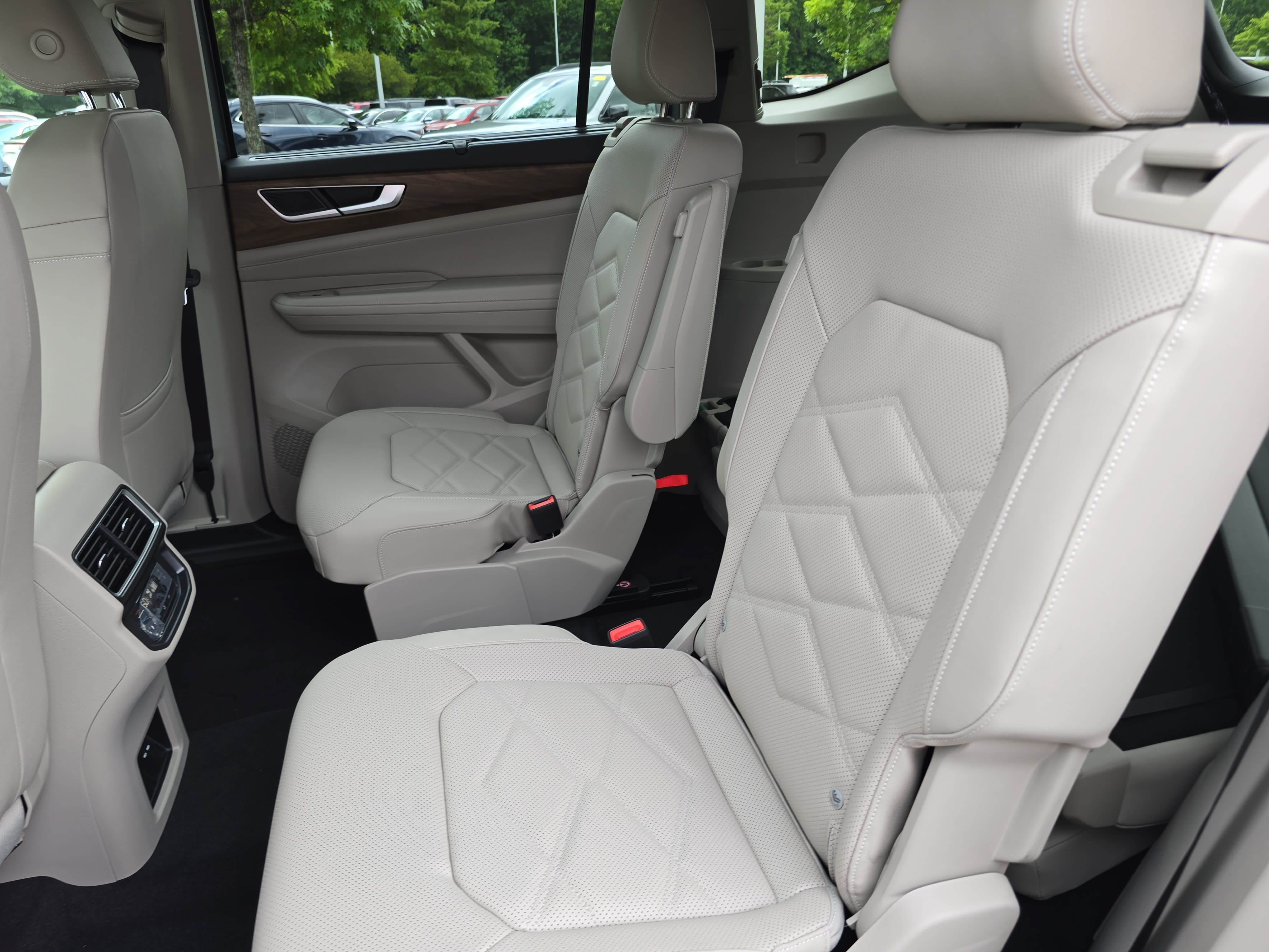 New 2026 Volkswagen Atlas SE FWD image 15