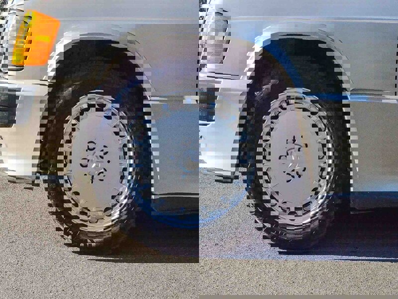 Used 1987 Mercedes-Benz 190 E 2.3-16 image 13