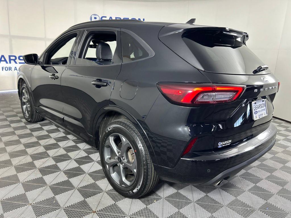 Used 2023 Ford Escape ST-Line w/ Tech Pack #1 AWD/4WD image 6