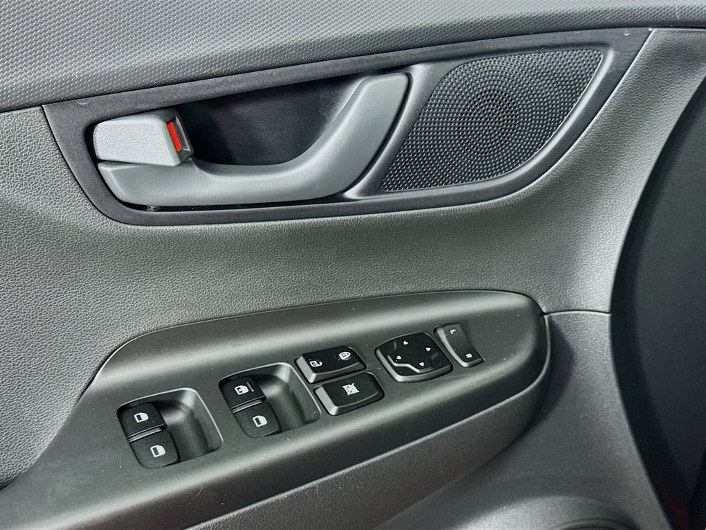 Used 2022 Hyundai Kona SEL image 19