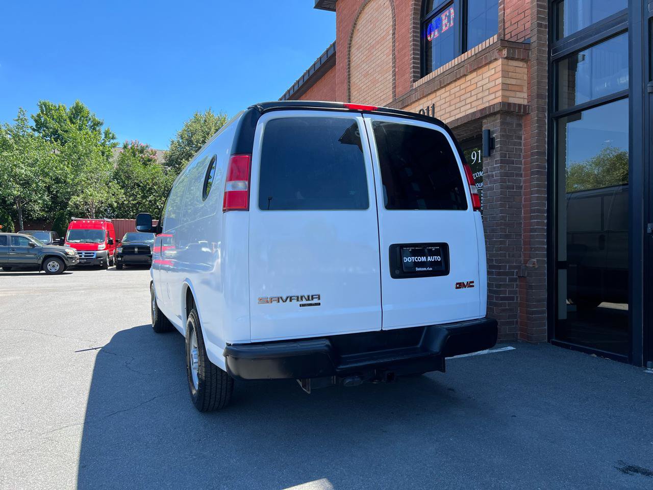 Used 2017 GMC Savana 2500 RWD image 6