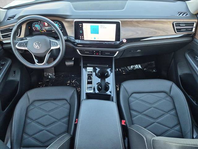 Used 2025 Volkswagen Atlas SE FWD image 18