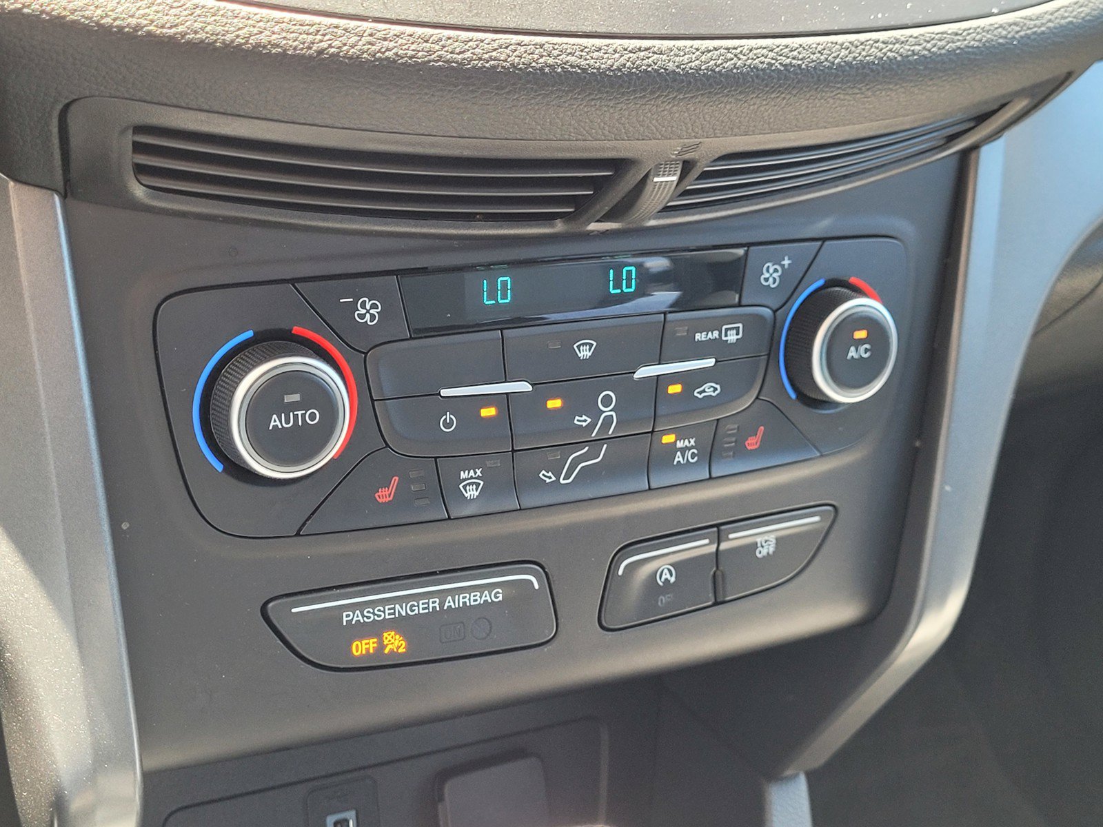 Used 2018 Ford Escape SE AWD/4WD image 16
