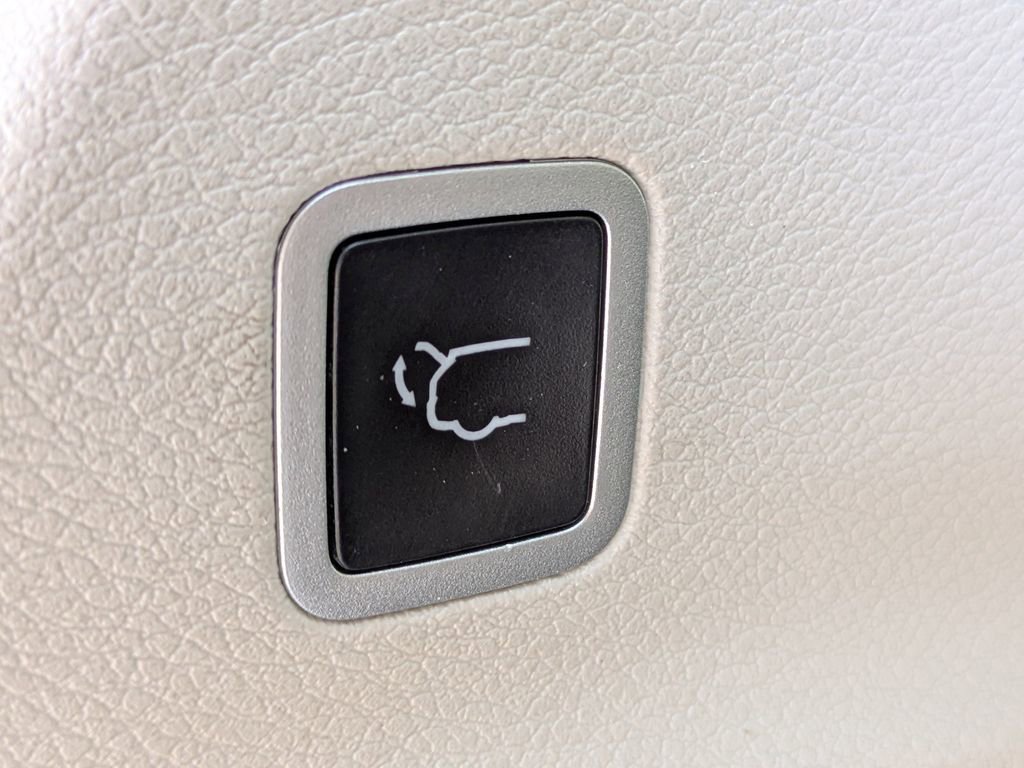 Used 2024 Chrysler Pacifica Touring-L FWD image 13