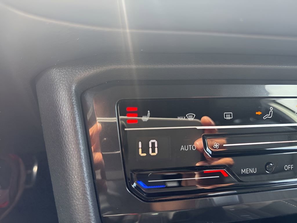 Used 2022 Volkswagen Tiguan SE R-Line FWD image 21