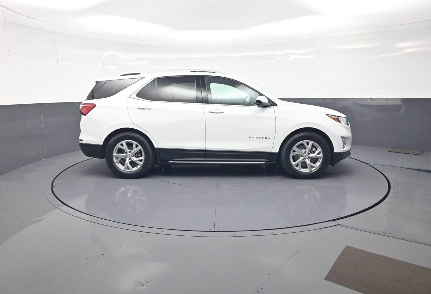 Used 2020 Chevrolet Equinox LT AWD/4WD image 2