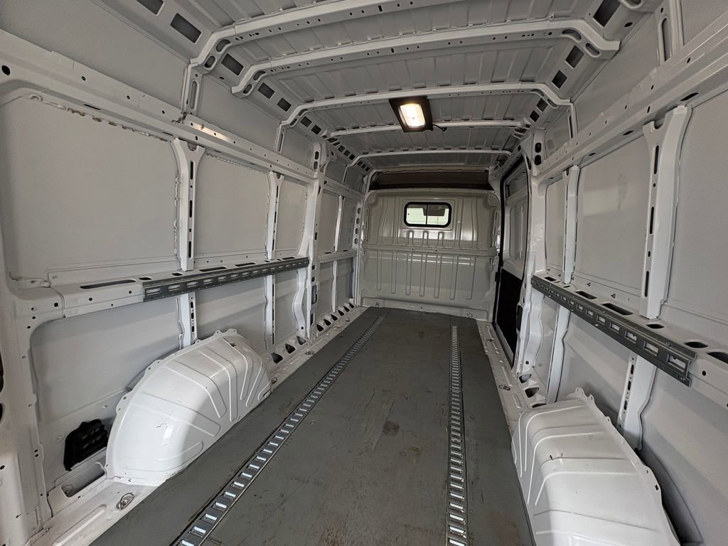 Used 2025 RAM ProMaster 2500 w/ Convenience Group FWD image 24