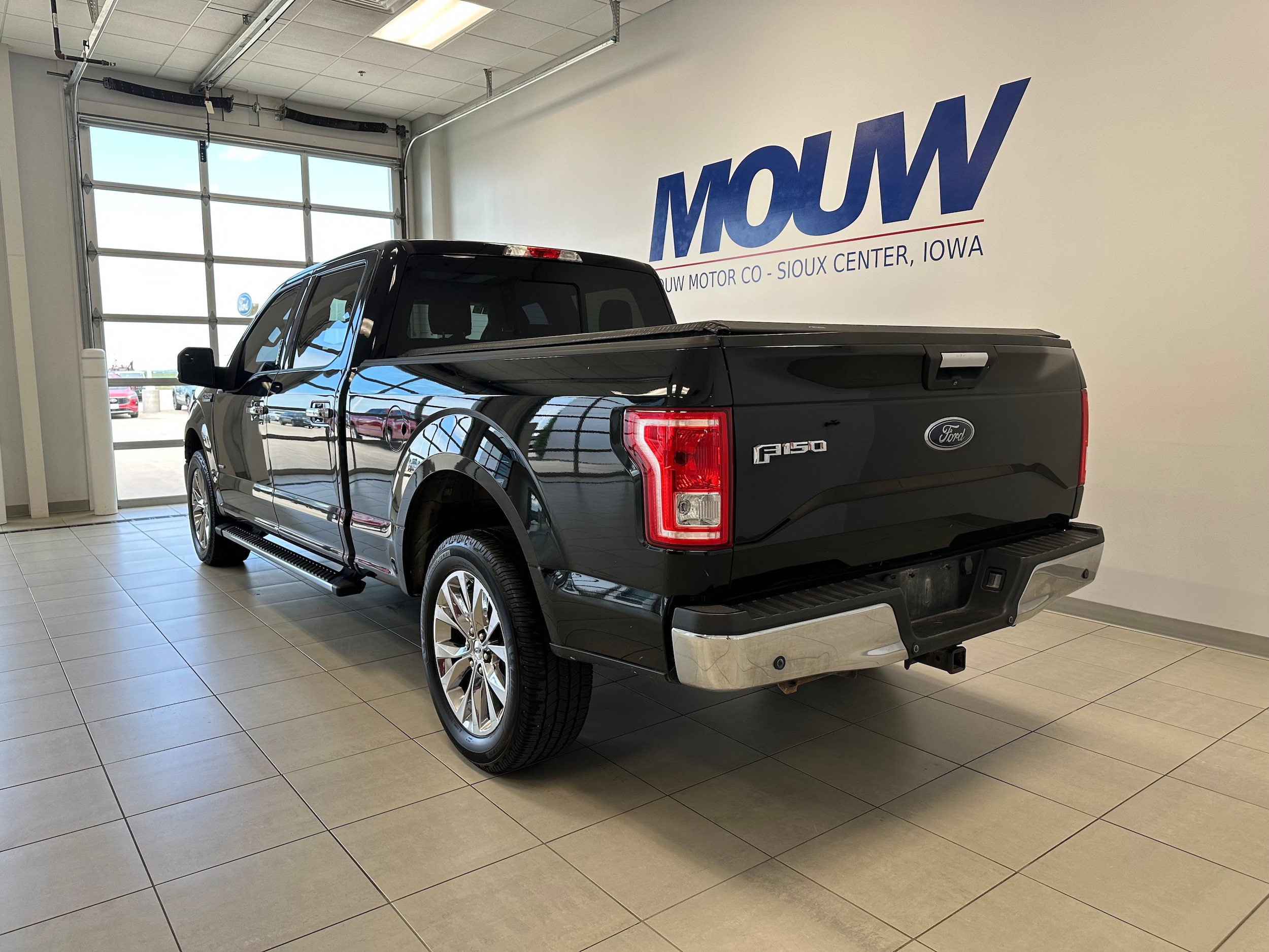 Used 2016 Ford F150 XLT w/ Equipment Group 302A Luxury AWD/4WD image 6