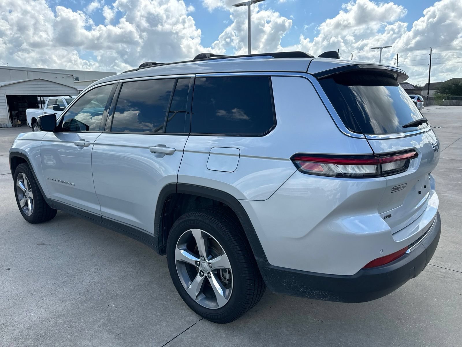 Used 2021 Jeep Grand Cherokee L Limited RWD image 5