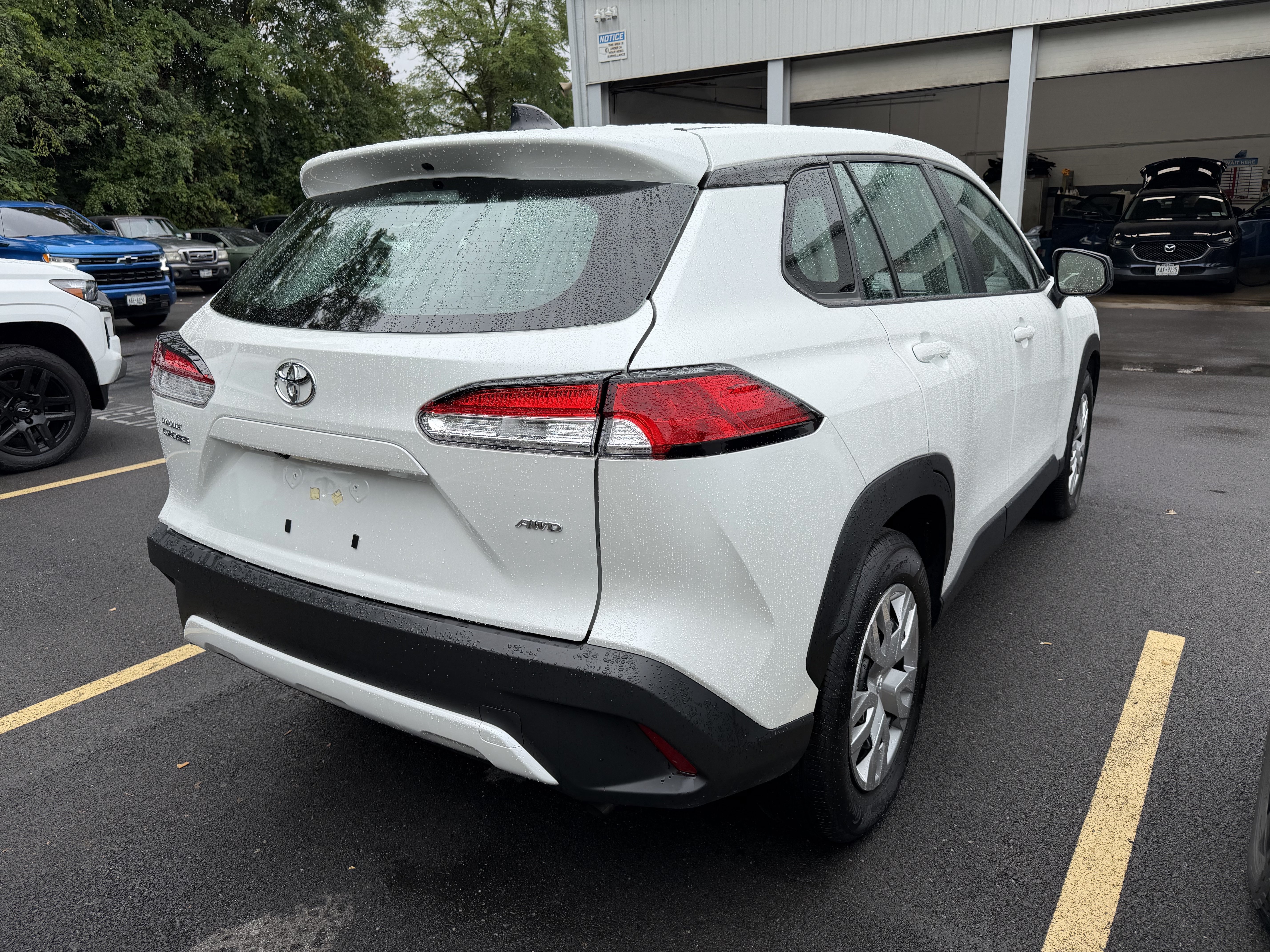 Used 2025 Toyota Corolla Cross L AWD/4WD image 7