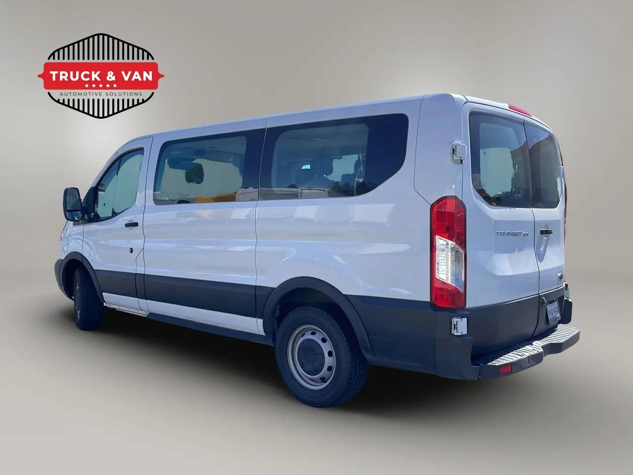 Used 2019 Ford Transit 150 XL RWD image 4