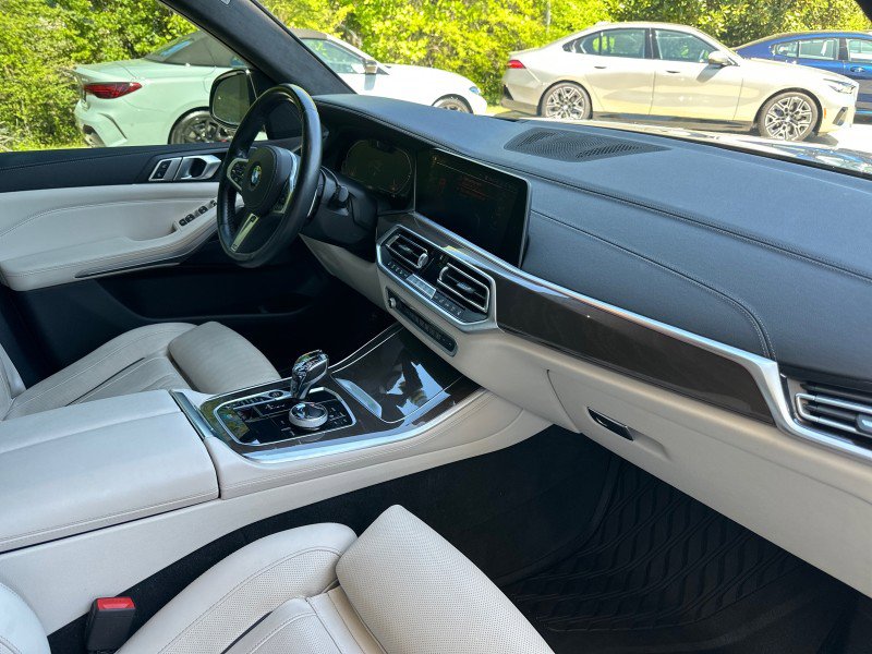 Certified 2022 BMW X5 xDrive40i w/ M Sport Package AWD/4WD image 23