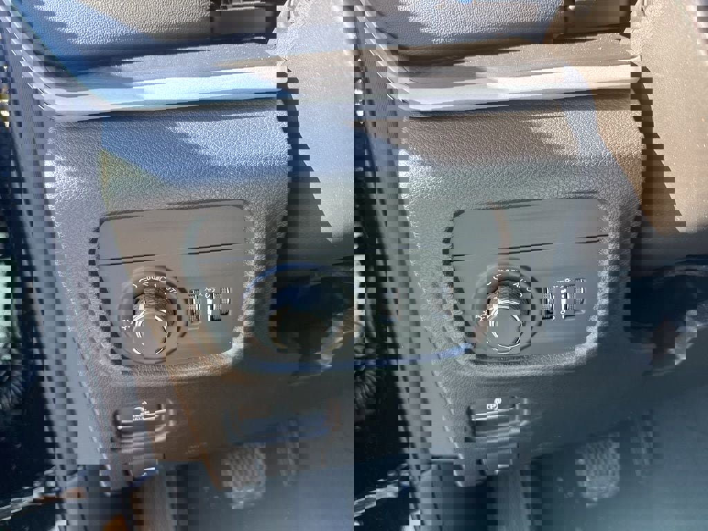 New 2026 Jeep Grand Cherokee Laredo image 16