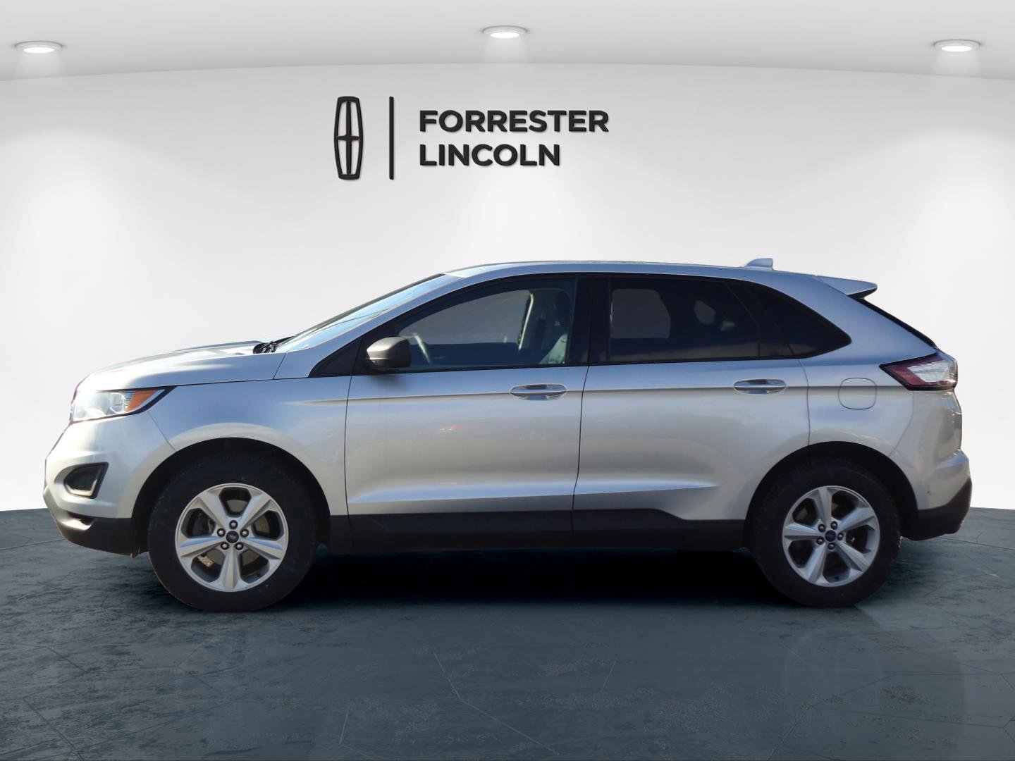 Used 2018 Ford Edge SE image 6