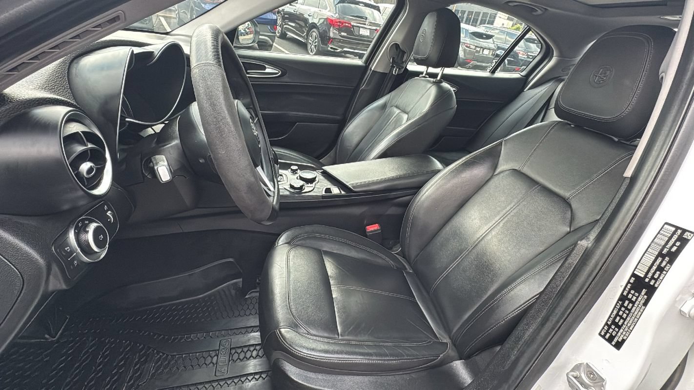 Used 2018 Alfa Romeo Giulia AWD image 10