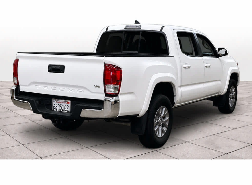 Used 2017 Toyota Tacoma SR5 w/ Tow Package RWD image 18