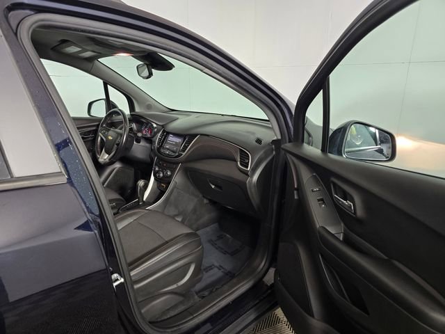 Used 2021 Chevrolet Trax LT w/ Driver Confidence Package image 15