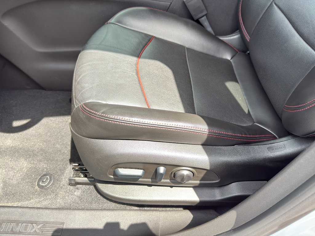 Used 2022 Chevrolet Equinox RS w/ RS Leather Package image 13