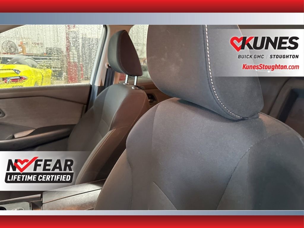 Used 2023 Nissan Rogue S image 23