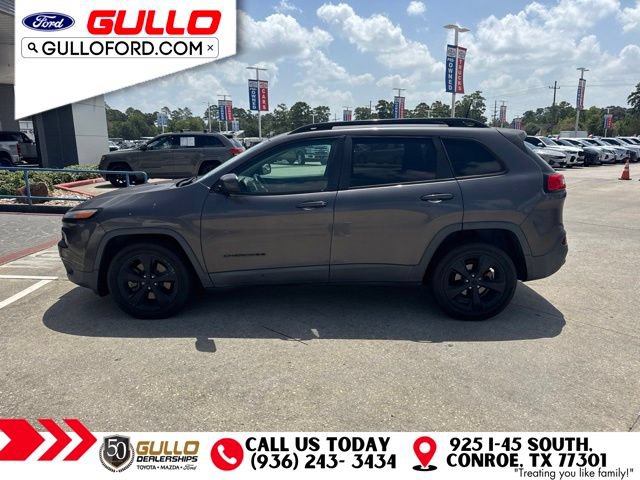 Used 2018 Jeep Cherokee Latitude w/ Altitude Package FWD image 5