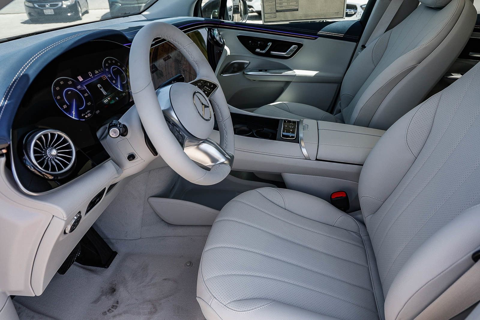 New 2026 Mercedes-Benz EQE 320 4MATIC SUV image 19