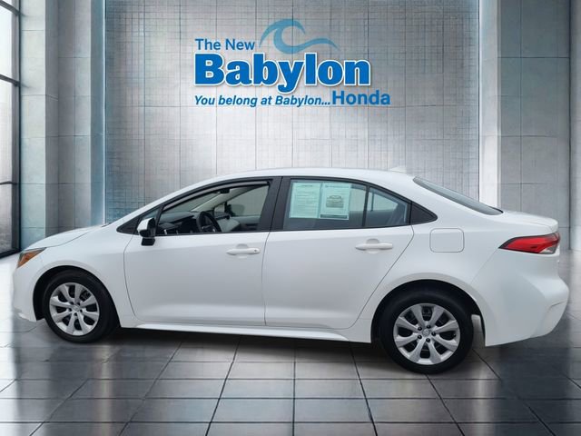 Used 2023 Toyota Corolla LE image 2