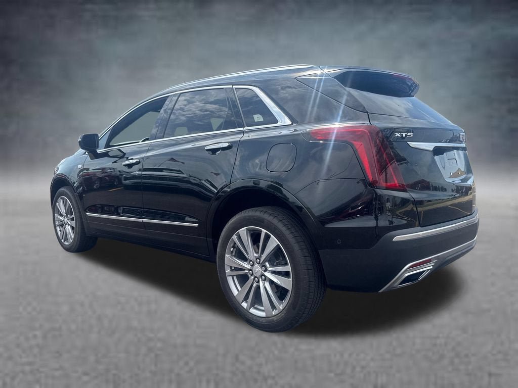 Certified 2024 Cadillac XT5 Premium Luxury w/ Technology Package FWD image 5