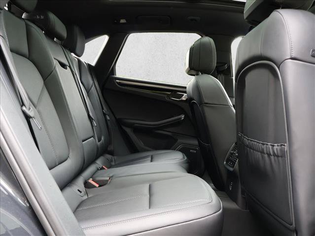 Used 2025 Porsche Macan S AWD/4WD image 29