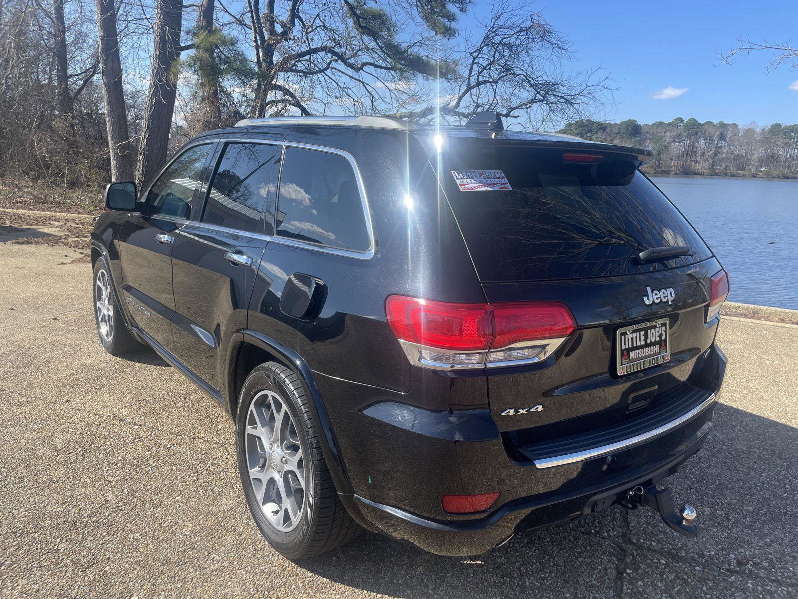 Used 2019 Jeep Grand Cherokee Overland AWD/4WD image 11