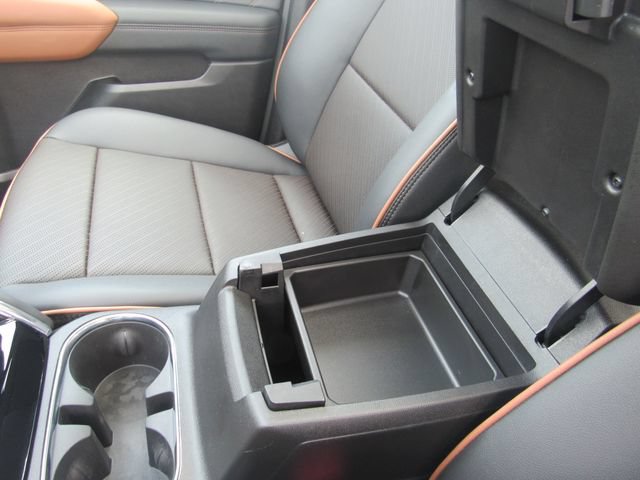 Certified 2025 GMC Canyon AT4 w/ Technology Plus Package AWD/4WD image 18