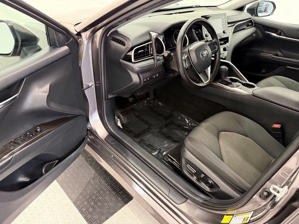 Used 2022 Toyota Camry LE FWD image 30