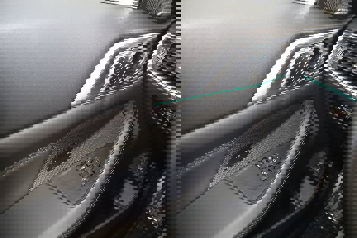 Used 2021 BMW M4 Coupe w/ Executive Package RWD image 48