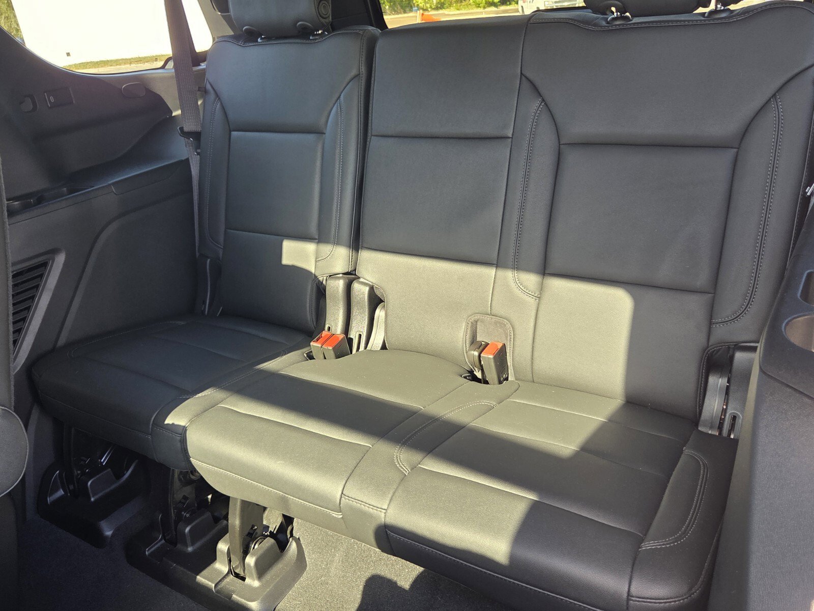 Used 2023 Chevrolet Tahoe Z71 w/ Off-Road Capability Package image 12