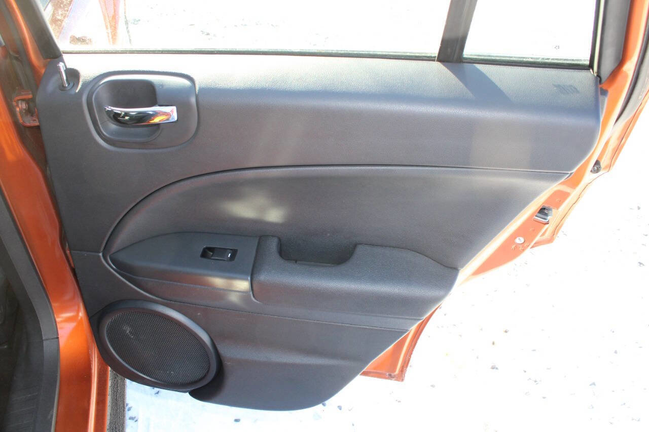 Used 2011 Dodge Caliber Heat w/ Premium Sound Group image 22