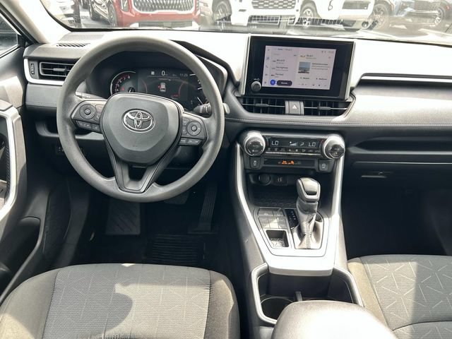 Used 2025 Toyota RAV4 XLE AWD/4WD image 16