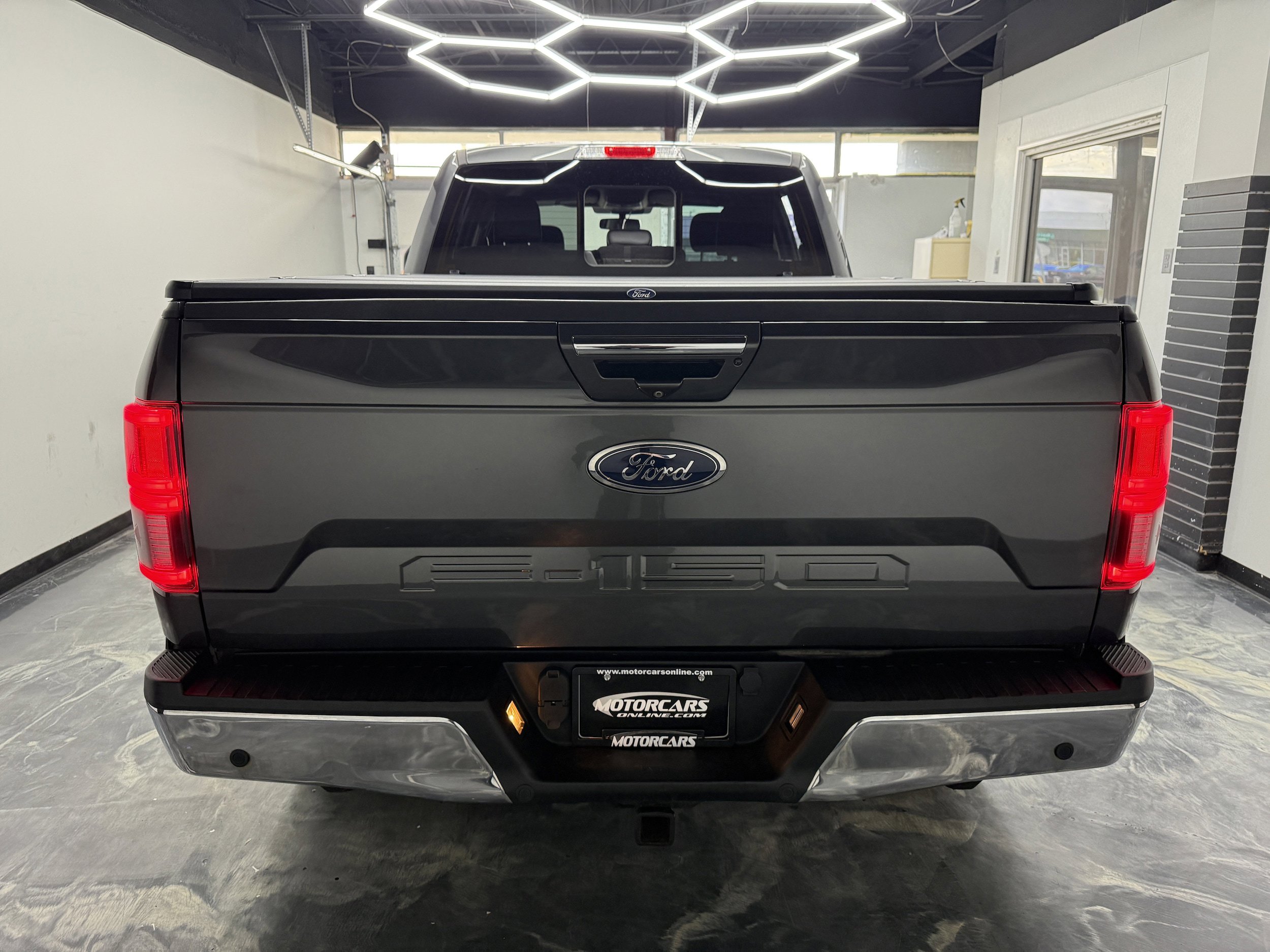 Used 2018 Ford F150 Lariat w/ Equipment Group 502A Luxury AWD/4WD image 4